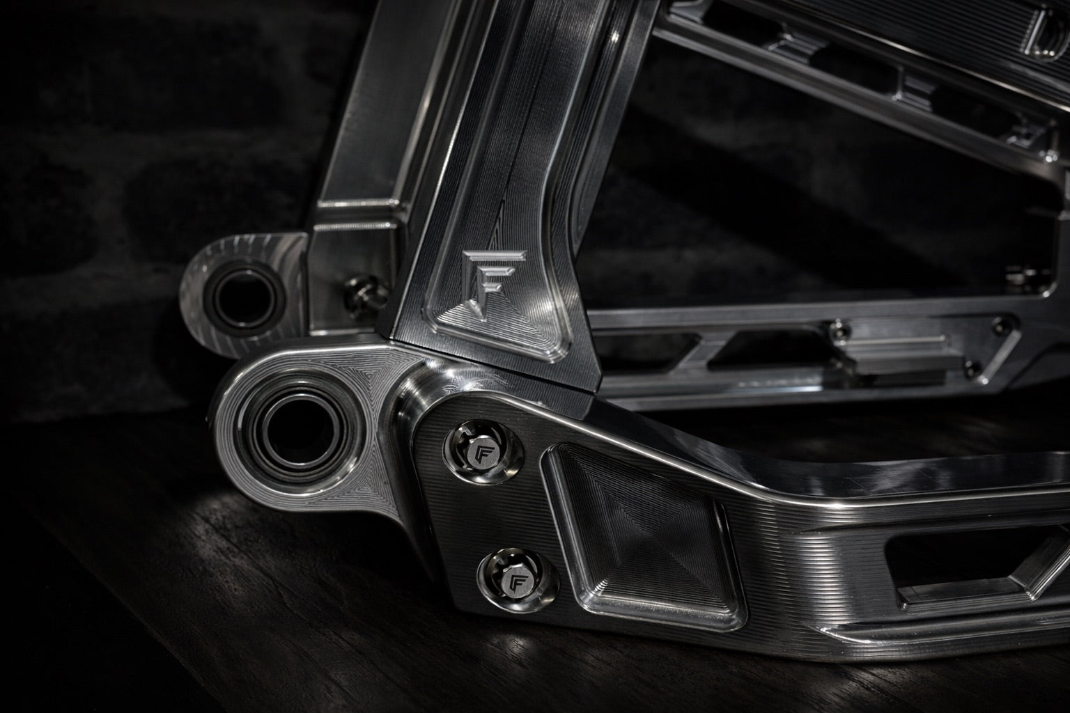 Vector Billet Swing Arm - 2018+ Softail