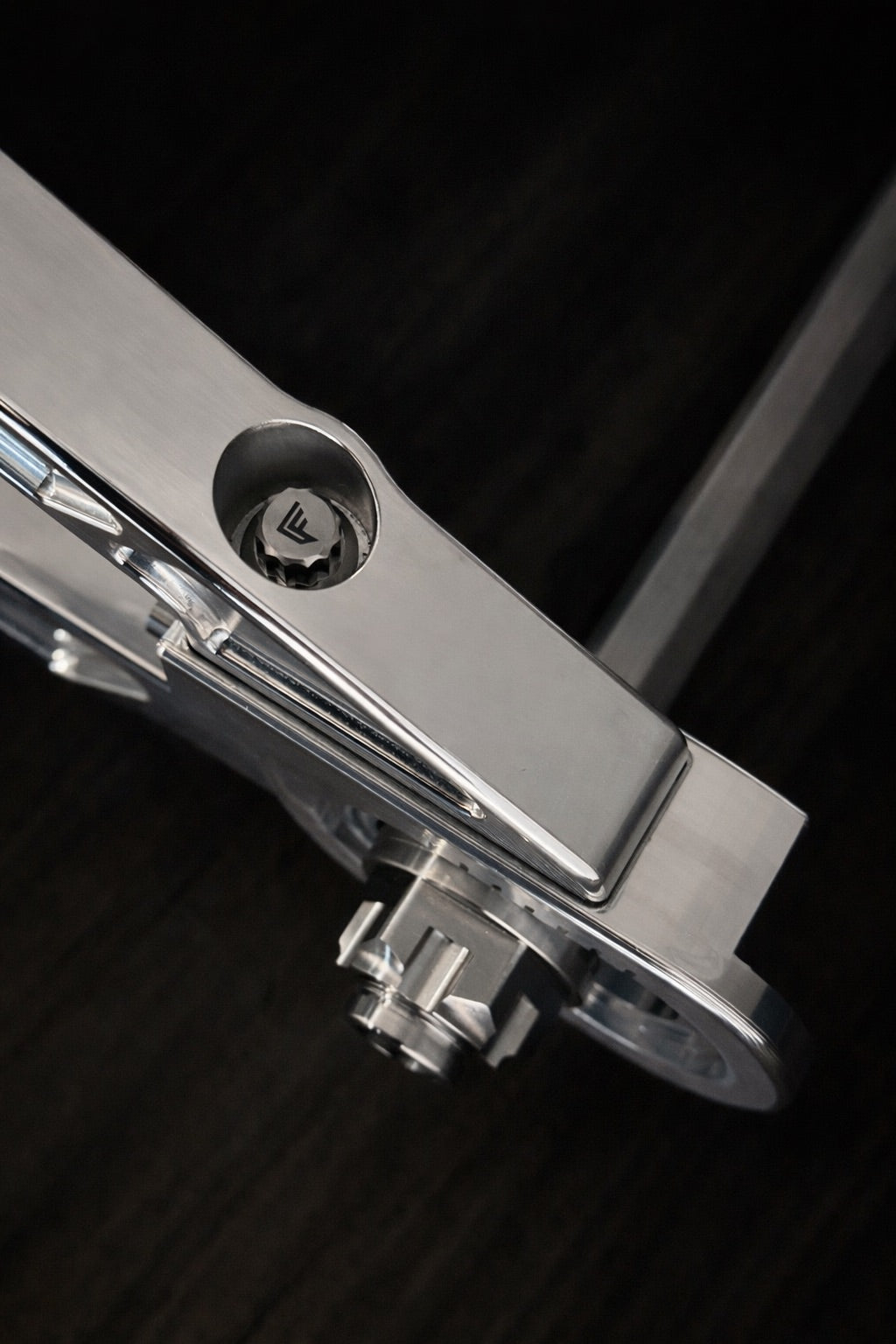 Vector Billet Swing Arm - 2018+ Softail