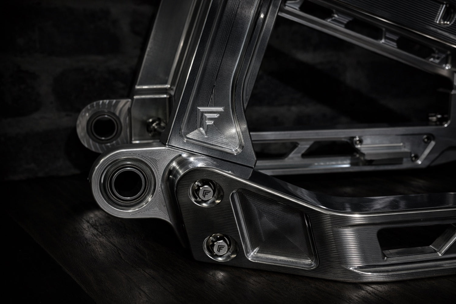 Vector Billet Swing Arm - 2018+ Softail